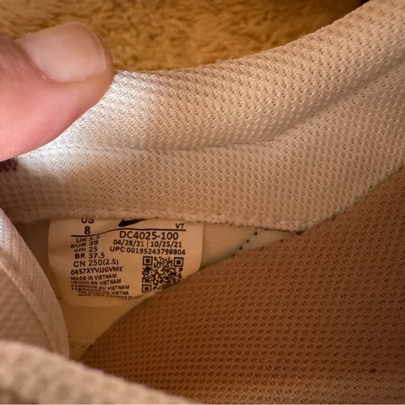 Nike Air Max Pre-Day Womens Shoes - Size 8 - Light Bone - Picture 6 of 6